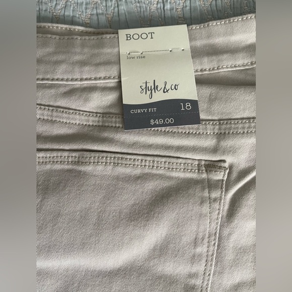 NWT SOFT SURROUNDINGS STYLE & CO. LOW RISE CURVY BOOT CUT JEANS-SANDSTONE SZ 18 - Picture 5 of 6